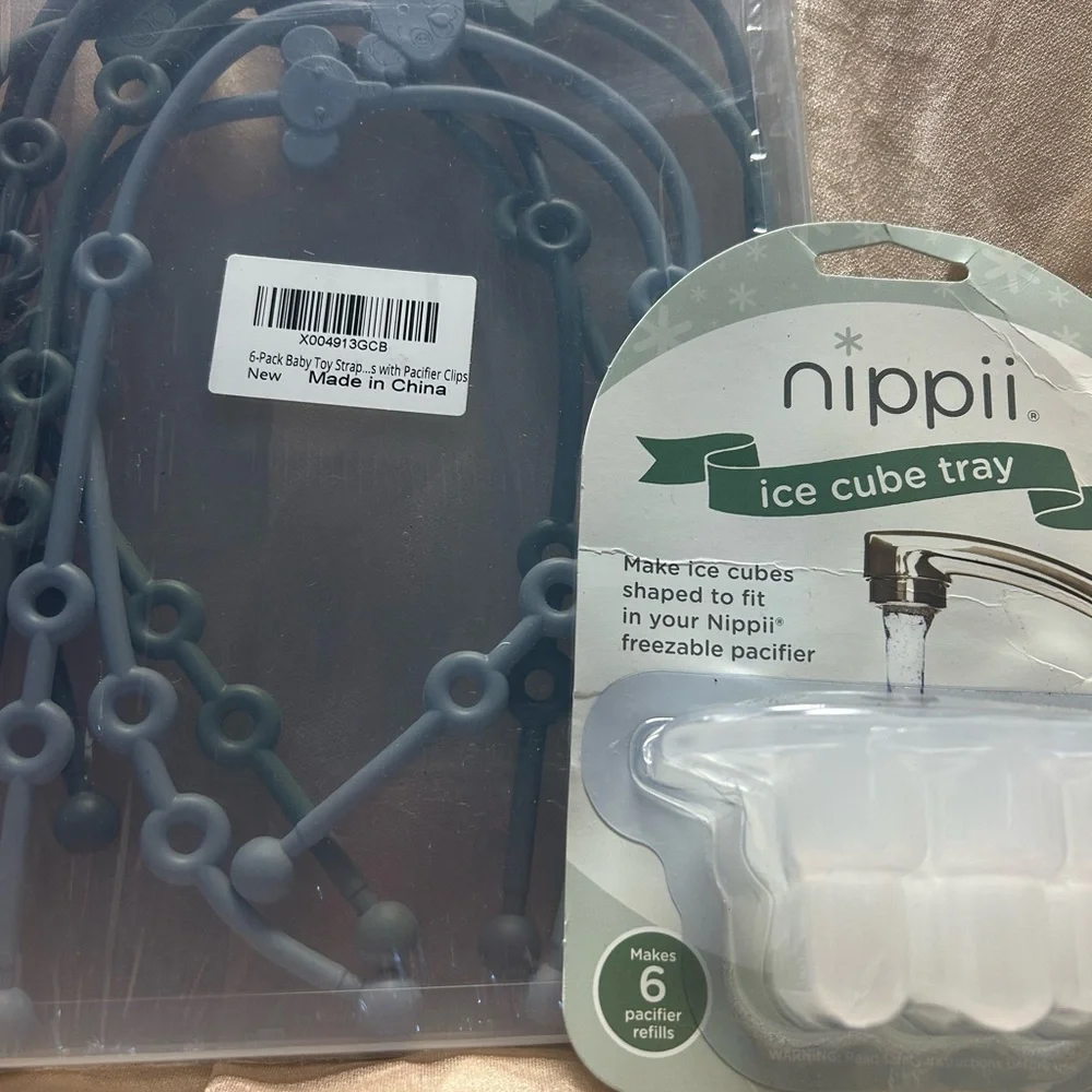 Baby Ice Cube Tray & Pacifier Strap Set — Gray